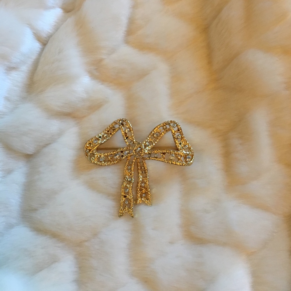 Ribbon Brooch